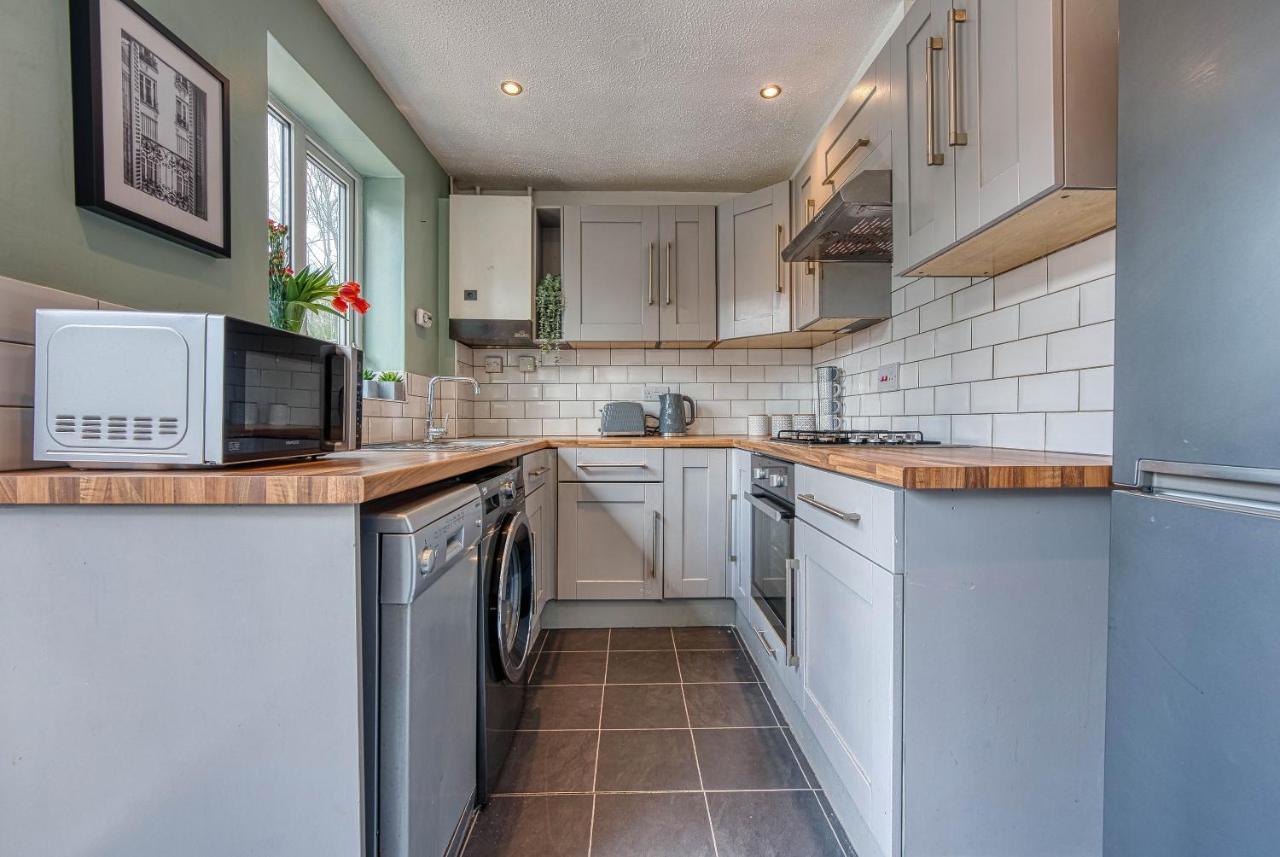 Capri 13 Sa - Contemporary 2 Bedroom House In Loughborough With Free Parking, Close To Loughborough University & M1 Motorway Bagian luar foto