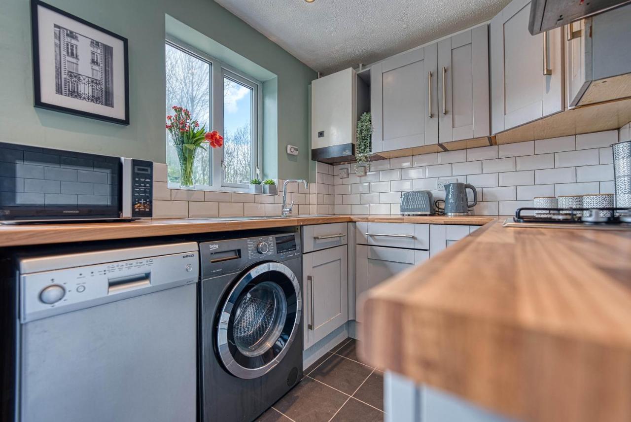 Capri 13 Sa - Contemporary 2 Bedroom House In Loughborough With Free Parking, Close To Loughborough University & M1 Motorway Bagian luar foto