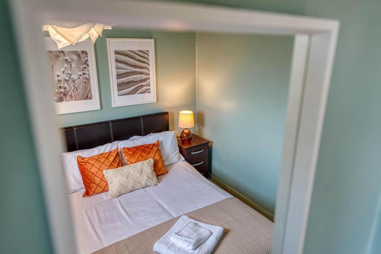 Capri 13 Sa - Contemporary 2 Bedroom House In Loughborough With Free Parking, Close To Loughborough University & M1 Motorway Bagian luar foto