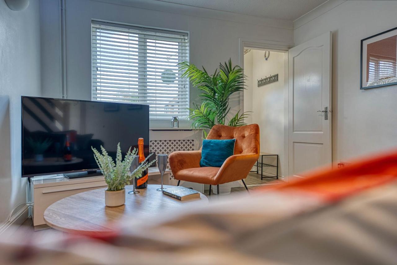 Capri 13 Sa - Contemporary 2 Bedroom House In Loughborough With Free Parking, Close To Loughborough University & M1 Motorway Bagian luar foto