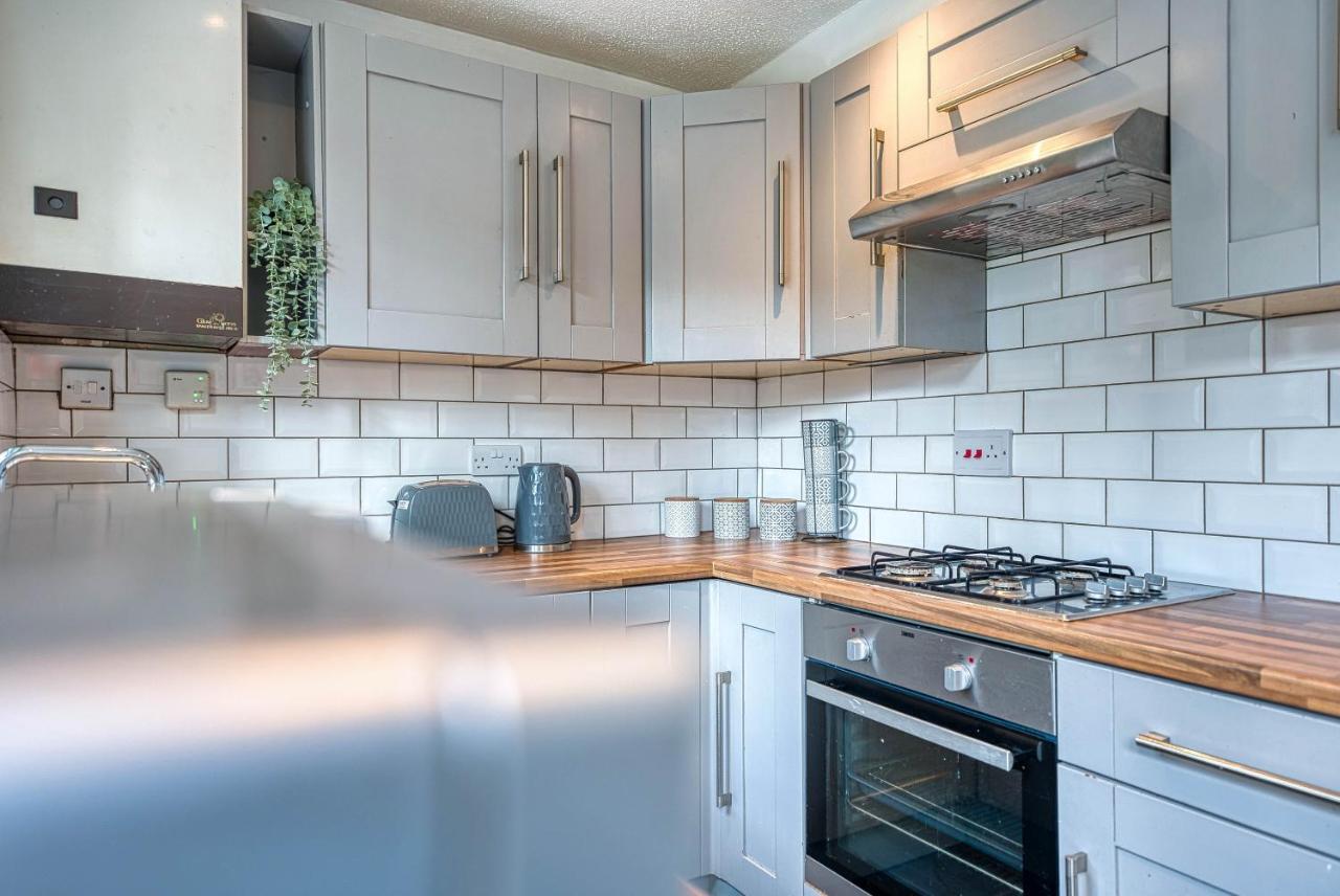 Capri 13 Sa - Contemporary 2 Bedroom House In Loughborough With Free Parking, Close To Loughborough University & M1 Motorway Bagian luar foto