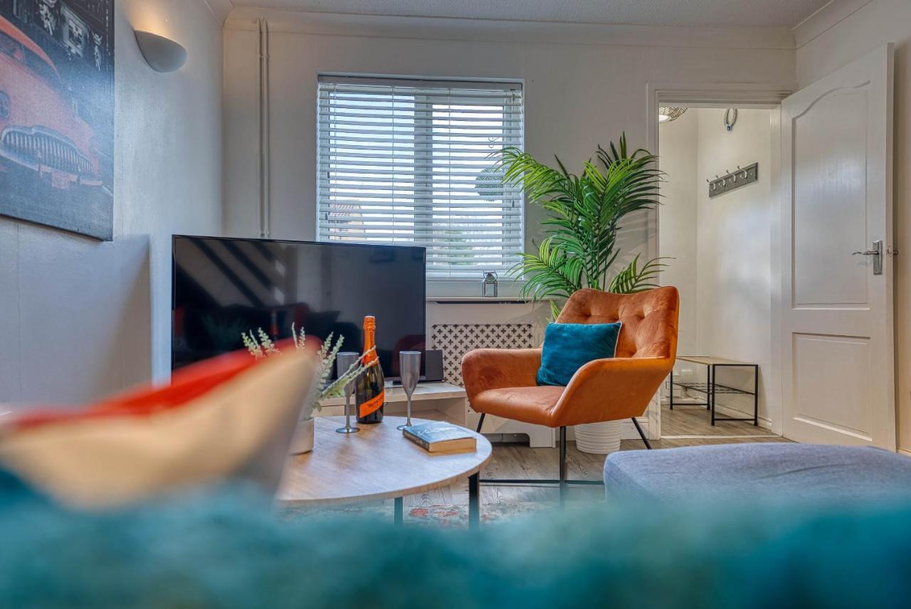 Capri 13 Sa - Contemporary 2 Bedroom House In Loughborough With Free Parking, Close To Loughborough University & M1 Motorway Bagian luar foto