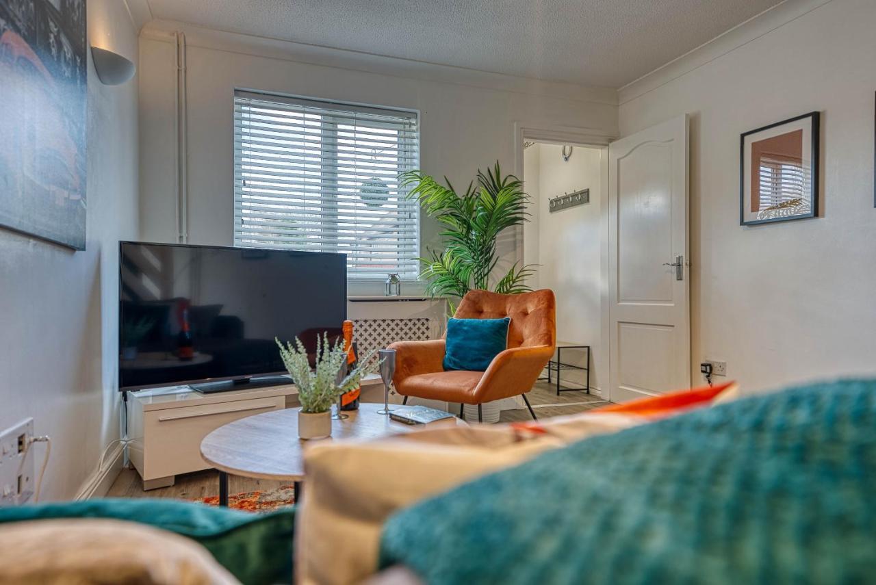 Capri 13 Sa - Contemporary 2 Bedroom House In Loughborough With Free Parking, Close To Loughborough University & M1 Motorway Bagian luar foto