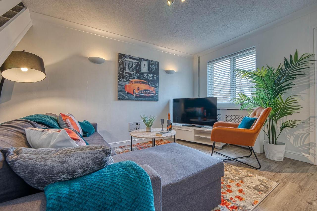 Capri 13 Sa - Contemporary 2 Bedroom House In Loughborough With Free Parking, Close To Loughborough University & M1 Motorway Bagian luar foto
