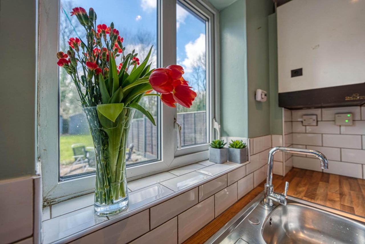 Capri 13 Sa - Contemporary 2 Bedroom House In Loughborough With Free Parking, Close To Loughborough University & M1 Motorway Bagian luar foto